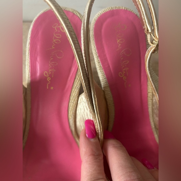 Lilly Pulitzer Elegant Beige and Gold Wedge Sandals size 6 - Picture 11 of 13